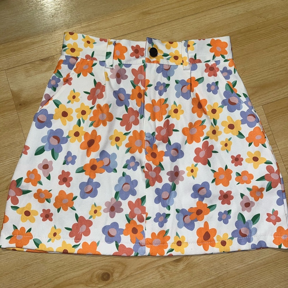Floral skirt! Size s